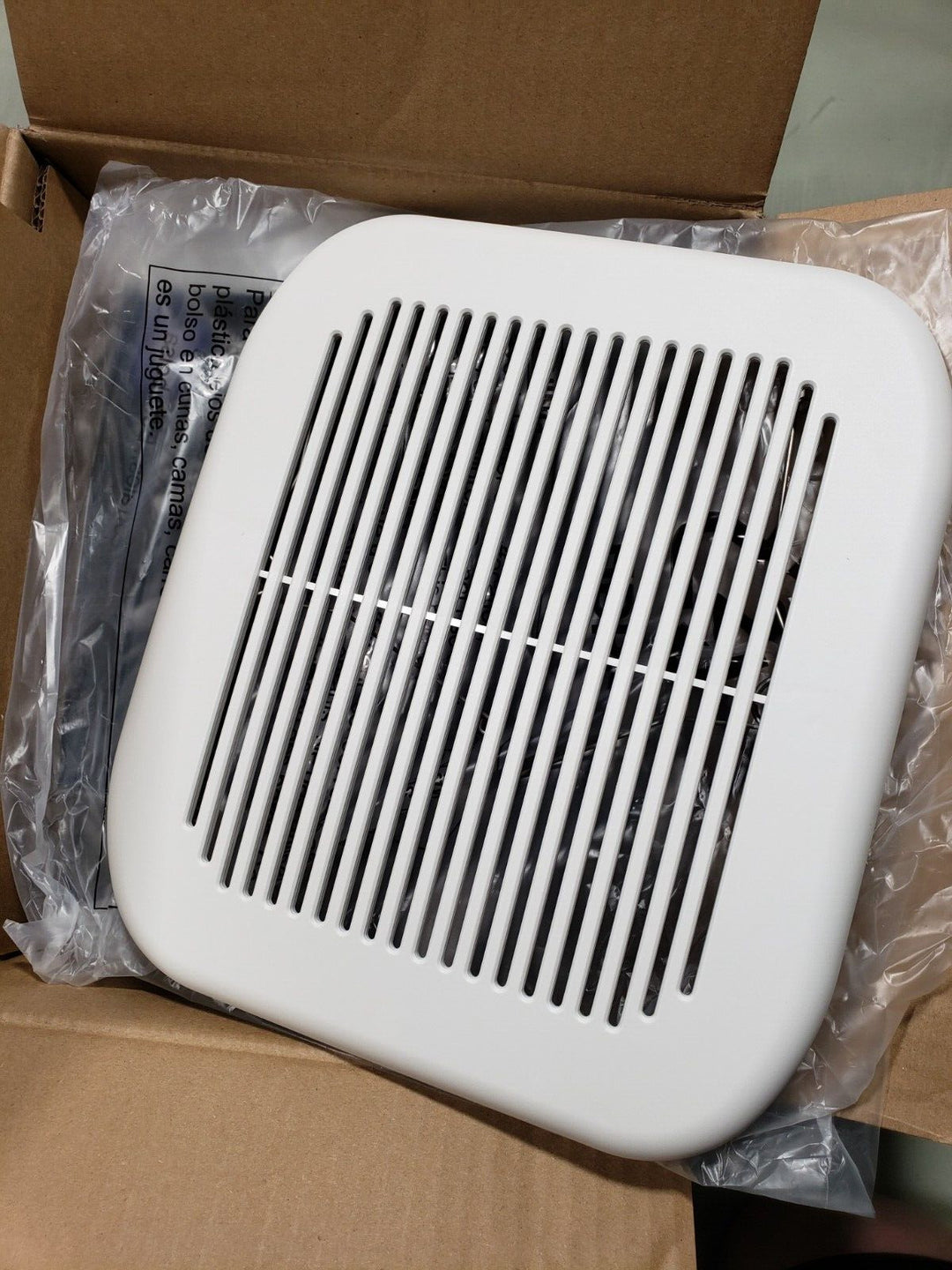 Ventilation Fan 1.5-Sone 100-CFM White Decorative Lighted Bathroom Fan (OPENBOX)