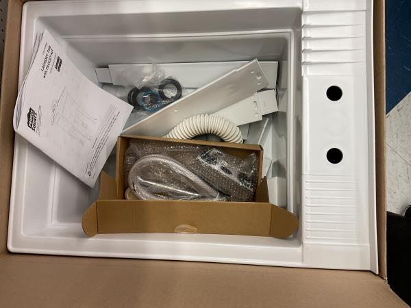 18-in Laundry Tub With Faucet Retail $67.09