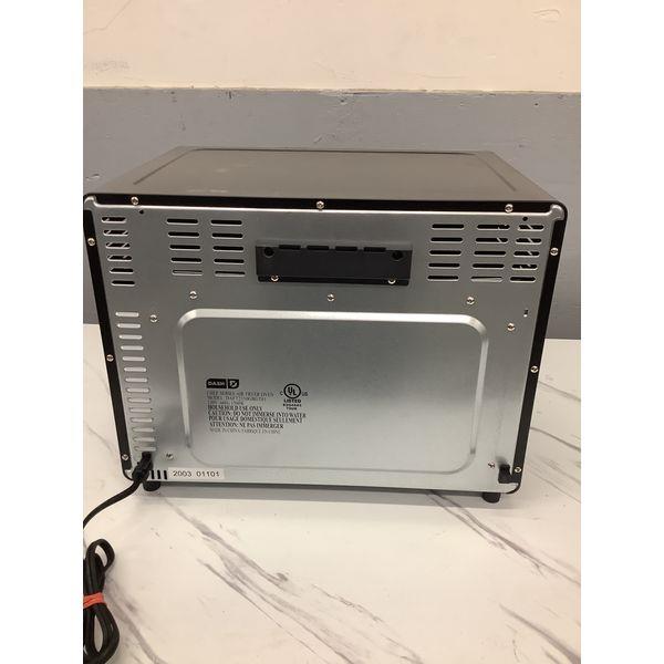 Dash Chef Series Air Fryer Oven - 1500W Retail $120.00