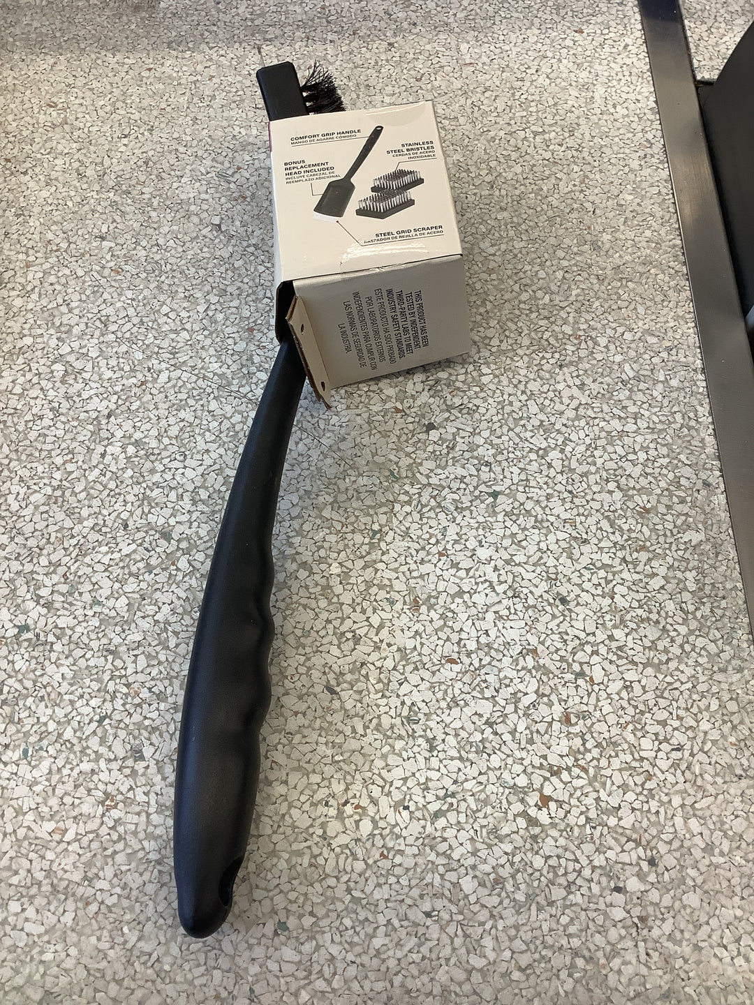 TOUGH BRUSH W EXTRA HEAD