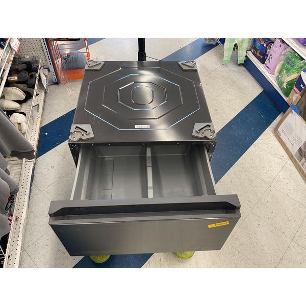 Stainless Steel Commercial Kitchen Equipment - Heavy Duty, Drawer Included pull out storage.. Retail $260.00