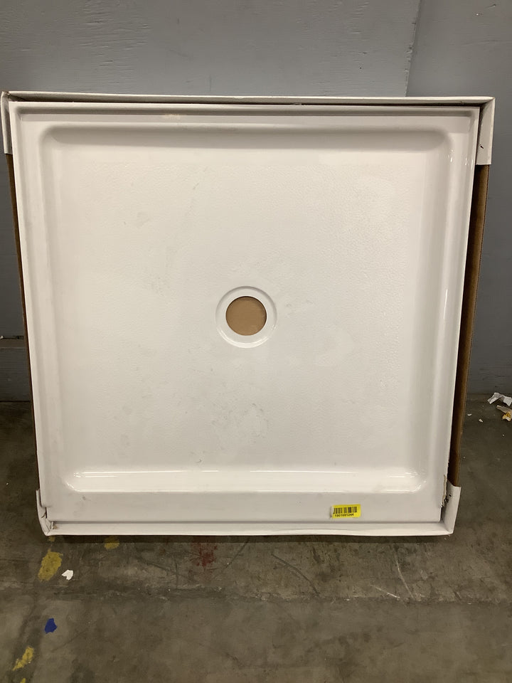 MAINSTREAM 32-IN ALCOVE BASE