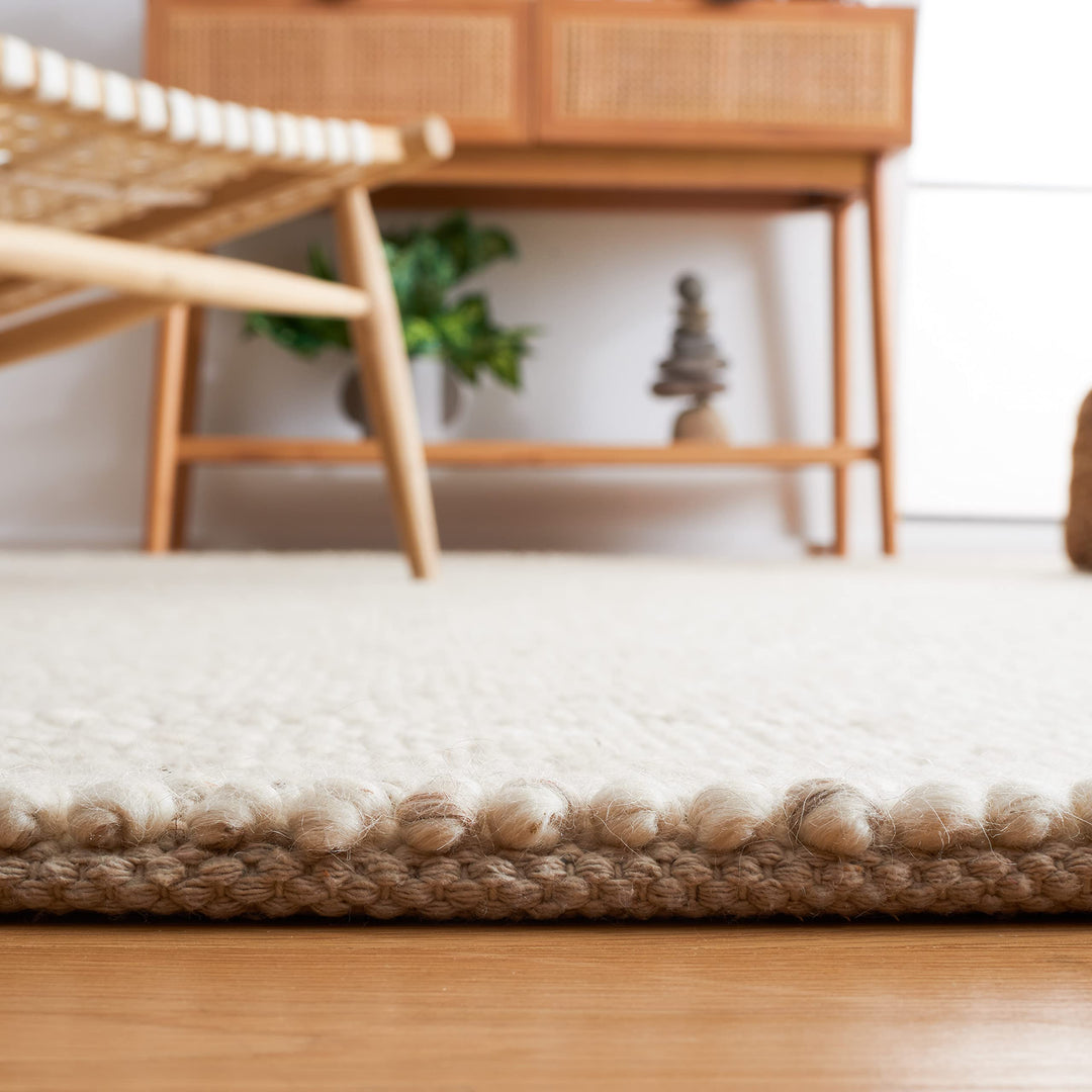 SAFAVIEH Area Rug 6x9 - Natura Collection - Beige & Ivory, Handmade Wool Blend, Textured Design, Ideal for Living Room, Bedroom, Dining Space (NAT425B) Retail $183.60