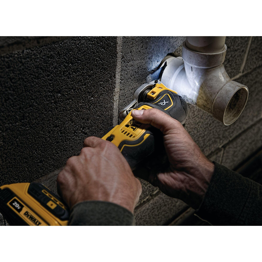 DEWALT 20V Oscillating Tool, Cordless, Wood Blades, Sandpaper, Tool Bag, Battery and Charger Included (DCS356SD1) Retail $260.37