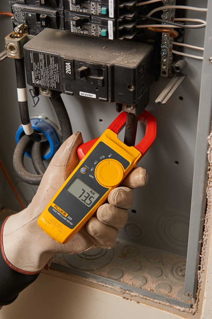 Fluke 323 Clamp Meter for Commercial/Residential Electricians, Measures AC Current to 400 A & AC/DC Voltage to 600 V, Resistance and Continuity, Includes 2 Year Warranty and Soft Carrying Case Retail $207.99