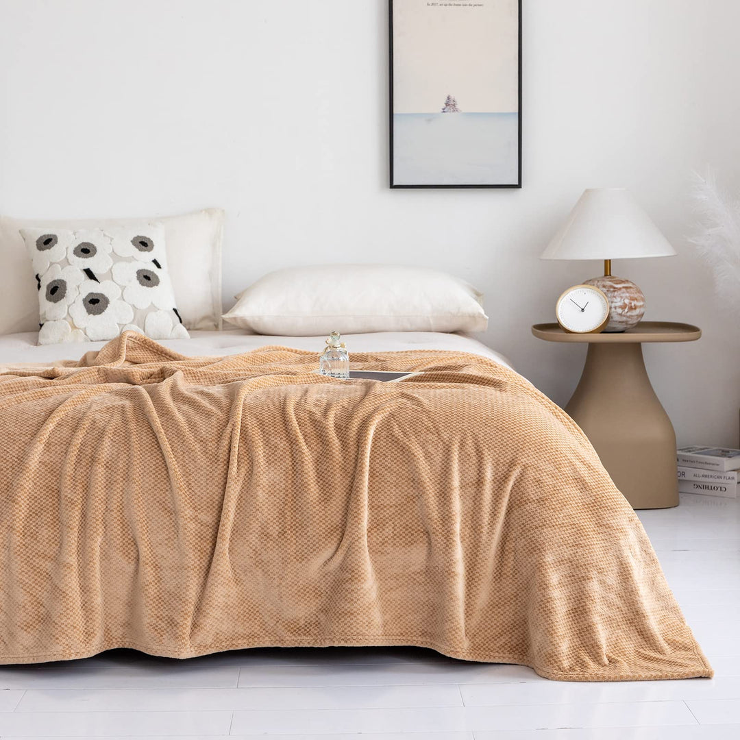 WELTRXE Fleece Blankets Twin Size 320GSM Thick Lightweight Plush Fuzzy Cozy Soft Twin Flannel Blanket for Bed, Sofa, Couch, Travel, Camping, Jacquard Plaid Soft and Warm Blanket Camel Brown, 59"Ãƒâ€”79"