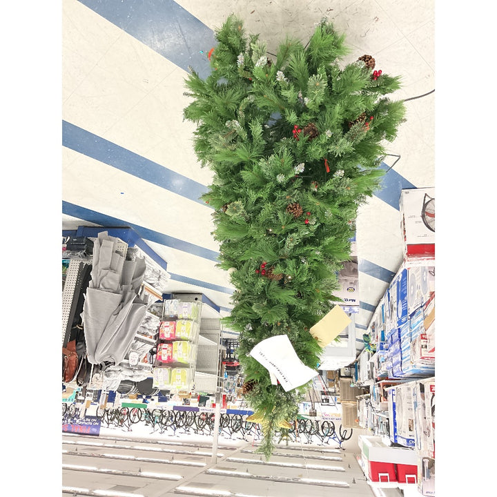 Christmas Tree - Pine, Berry Accents, Pine Cones