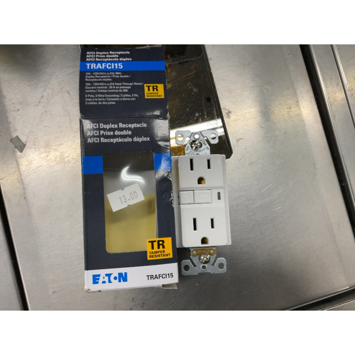 Eaton TRAFCi15 - AFCI Duplex Receptacle, Tamper Resistant