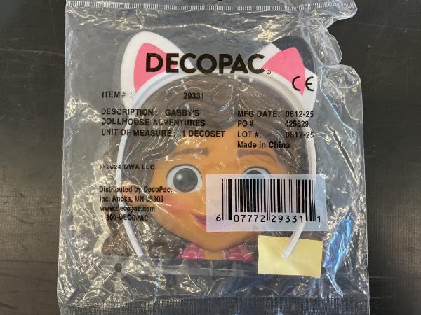 Gabby’s Dollhouse Cat birthday cake decorating set 2 count Retail $14.99