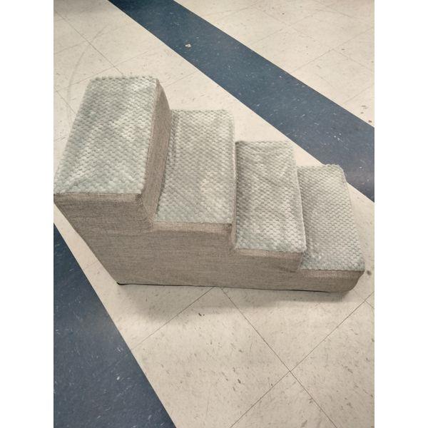 PetSafe CozyUp - Pet Stairs, 4 Steps, Plush Fabric, Beige Retail $50.00