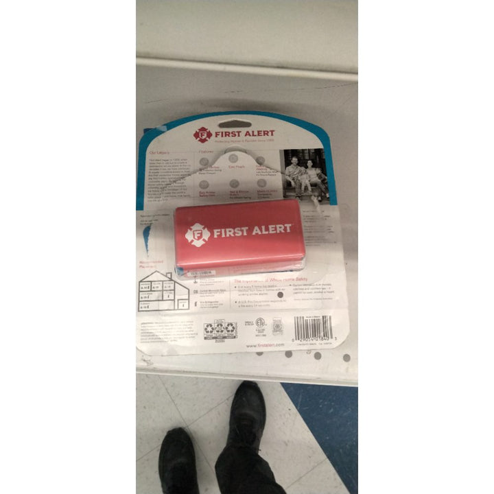 First Alert 1039734 Fat Plug-in Carbon Monoxide Alarm with Battery Backup, 8.50" x 6.75" x 2.25"
