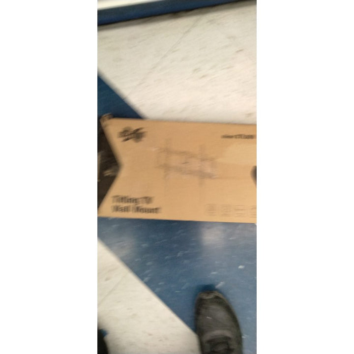 USX MOUNT Full Motion TV Wall Mount for Most 32-70 inch TVs up to 99 lbs, Wall Mount TV Bracket with Dual Articulating Arms, Swivel, Tilt, Max VESA 400x400mm, TV Mount Fits 12â€/16â€ Wood Studs