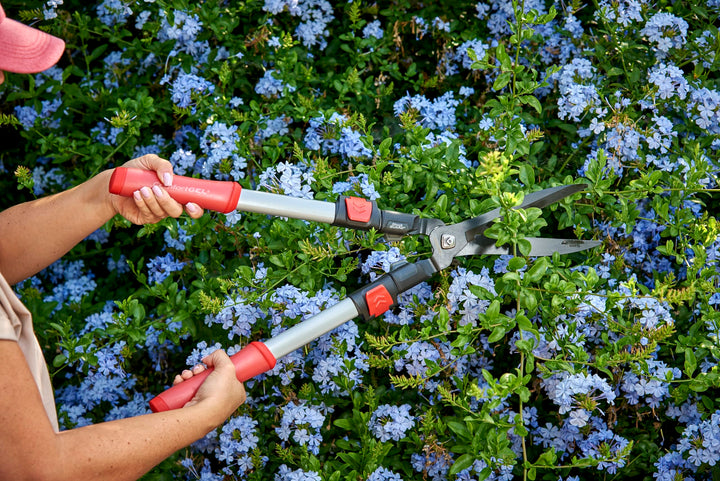 Corona HS 3344 ComfortGEL Extendable Hedge Shear, 9-Inch Blade, Red