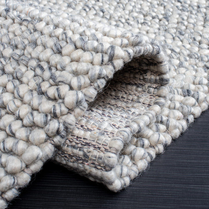 SAFAVIEH Natura Collection Runner Rug - 2'3" x 6', Light Grey & Ivory, Handmade Wool Blend, Textured Design, Ideal for Hallway, Bedroom, Foyer (NAT620G) Retail $80.20
