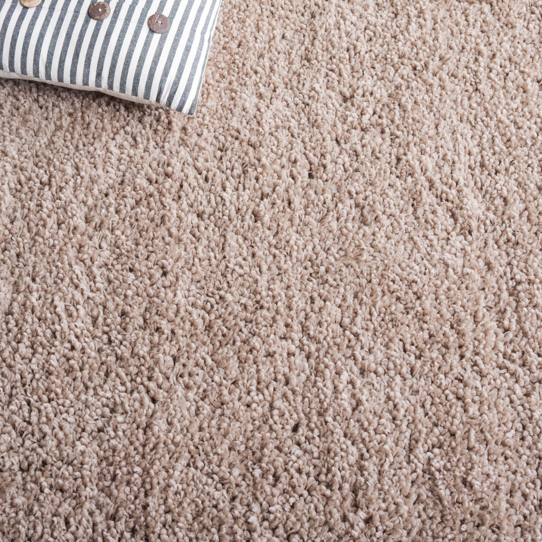 SAFAVIEH Classic Shag Collection Area Rug - 5' x 8', Taupe, Handmade, 1.75-inch Thick Ideal for High Traffic Areas in Living Room, Bedroom (SG240D) Retail $173.98