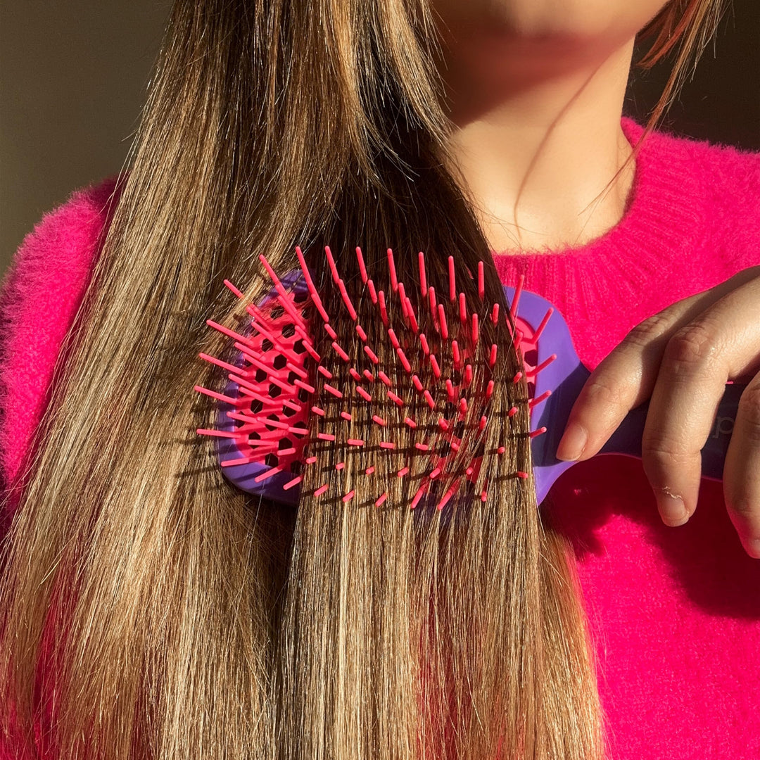 FHI Heat UNbrush Detangling Brush for Pain-Free Brushing on All Wet or Dry Hair Types Ã¢â‚¬â€ Durable DuoFlex Anti-Static Bristles, Lightweight Handle, Vented Hair Brush