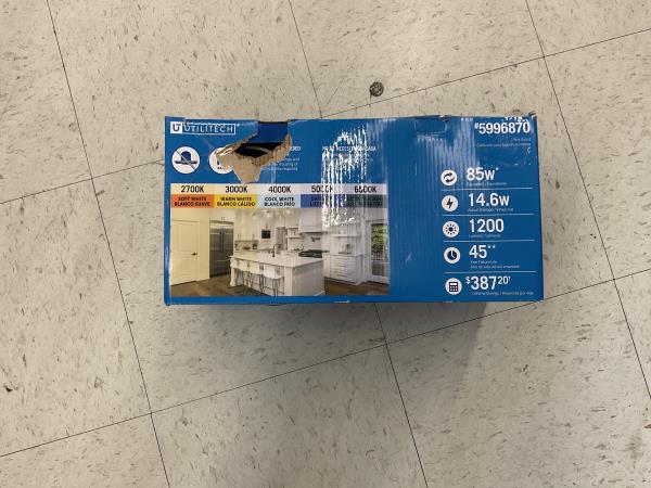Utilitech Extra Bright 6-in LED Recessed Light - Adjustable White, 1200 Lumens, 8.5W Retail $20.00