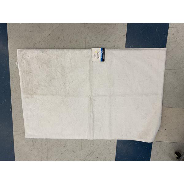 Mainstays, Accent Rug, Plush, Soft - White Retail $15.00