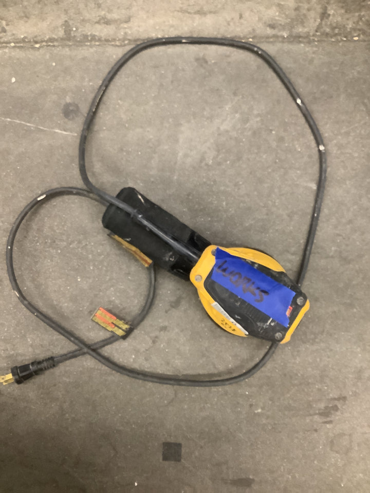 DW 5-IN RANDOM ORBIT PALM SANDER (used)