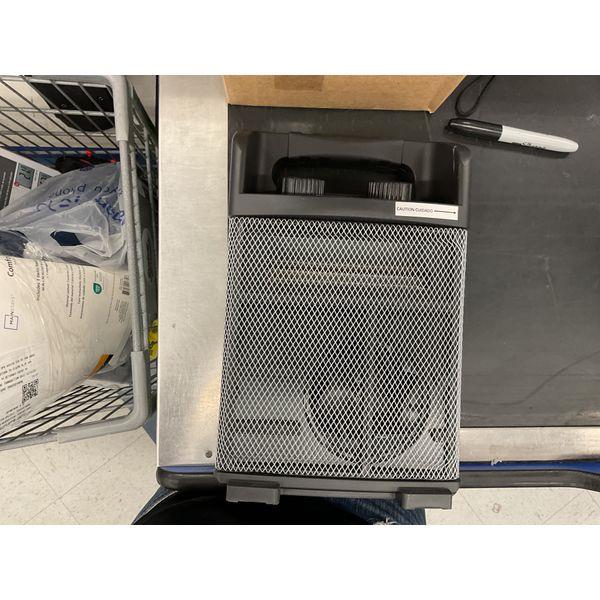 Portable Space Heater - Personal Ceramic Heater with Adjustable Thermostat, Overheat Protection Retail $25.00