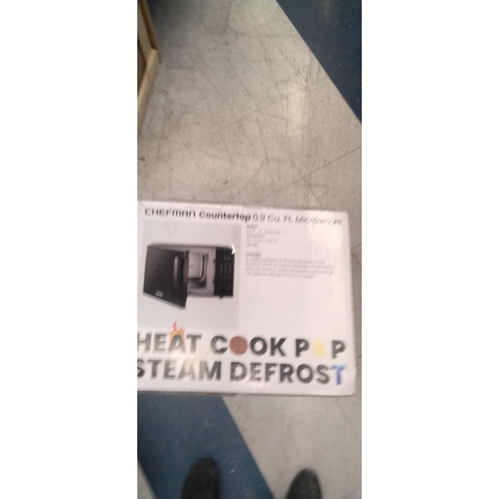 Chefman Countertop Microwave Oven 0.9 Cu. Ft., 900 Watts with 10 Power Levels, 6 Cooking Presets with One-Touch Express Cook, Eco Mode, Child Safety Lock, & Mute Button - Black