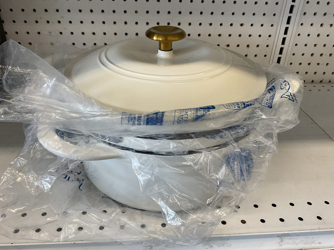 Stackable Dutch Oven, 4 Pc, Enameled Cast Iron, Round,Latte-Gold Knob, Includes Lid, Retail $350.00