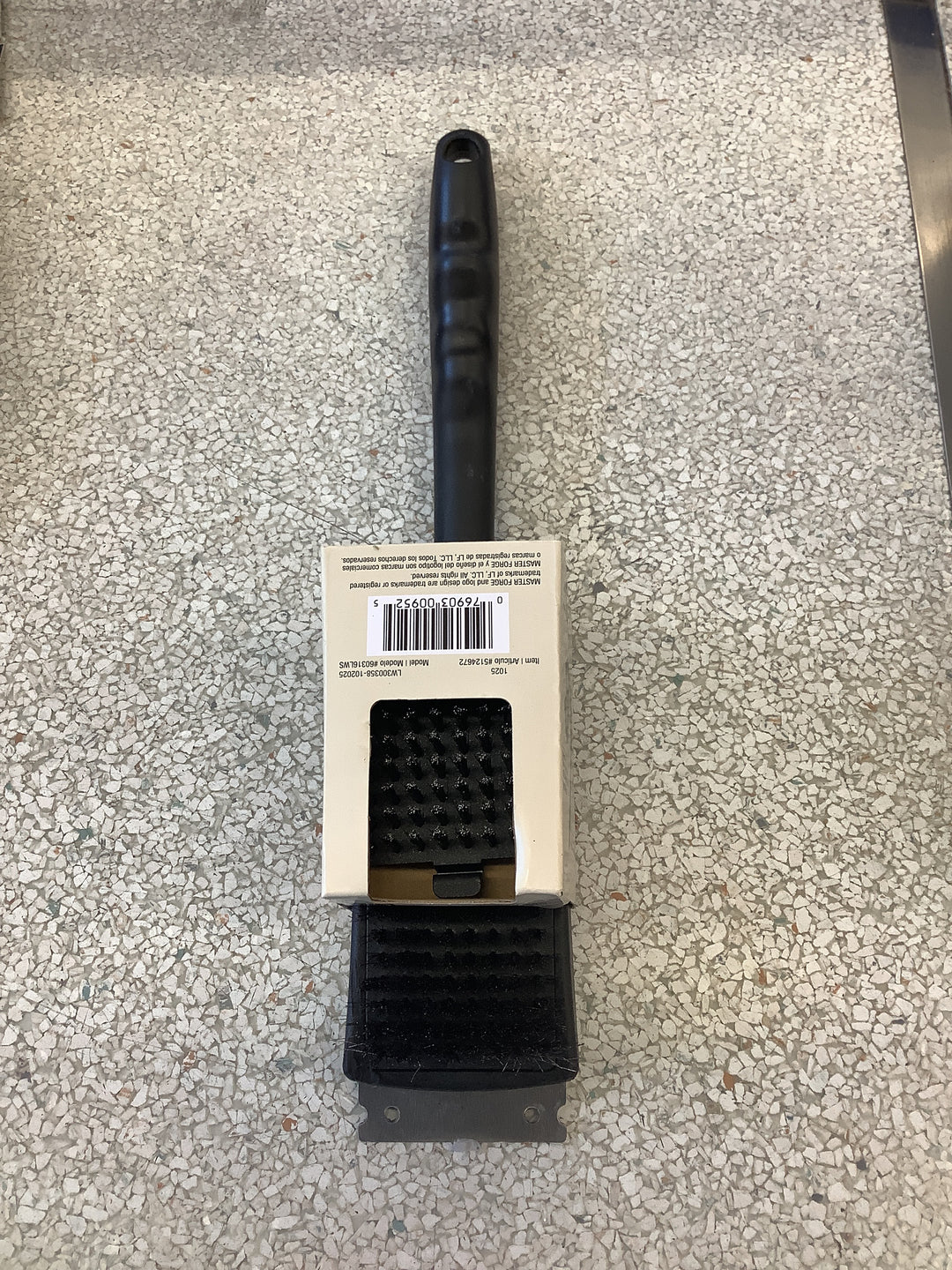 TOUGH BRUSH W EXTRA HEAD