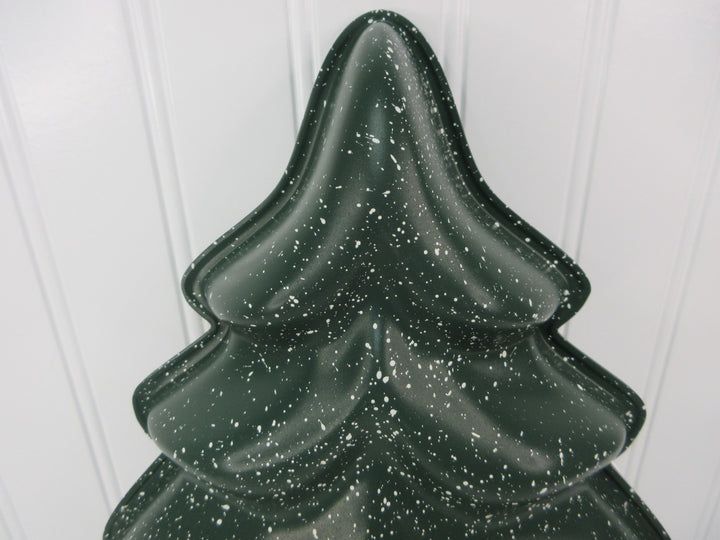 Pioneer Woman Tree Shaped Cake Pan 12"x9" Nonstick Cast Aluminum Green & White Retail $19.00