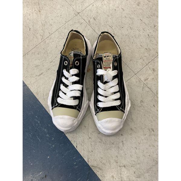 MMY Maison Mihara Yasuhiro Blakey OG Sole Canvas Low Sneaker - Black/White Retail $86.47