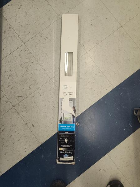 Mainstays 1-inch Cordless Vinyl Blind Retail $11.22