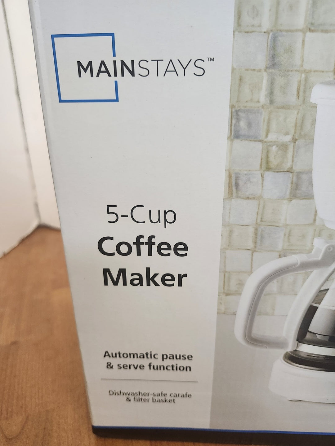 White 5-Cup Drip Coffee Maker (White)