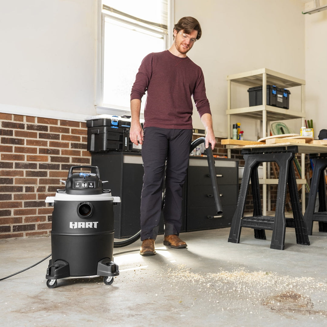 HART 7 Gallon 5 Peak HP Poly Wet/Dry Vacuum  VOC708PF 3701