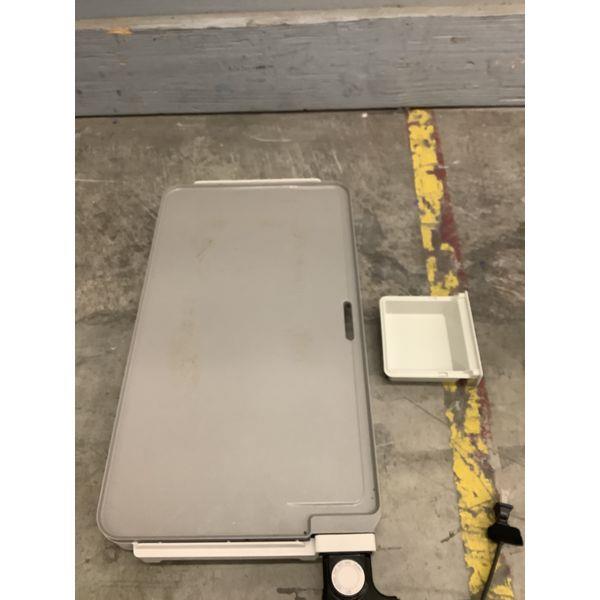 Bella Electric Griddle TXG-621A - Nonstick, 1500W Retail $30.00