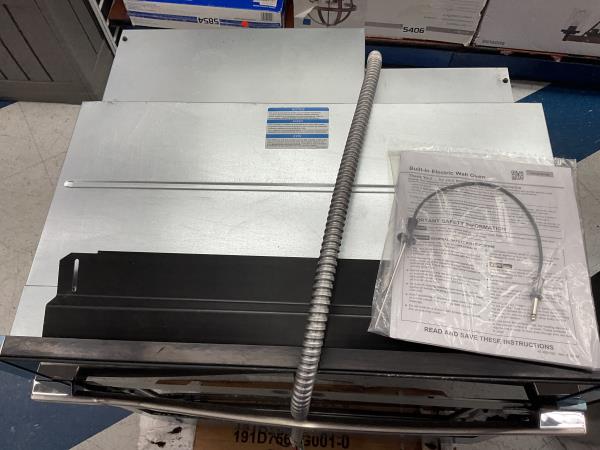 CLEARANCE- GE  Wall Oven electric Retail $200.00