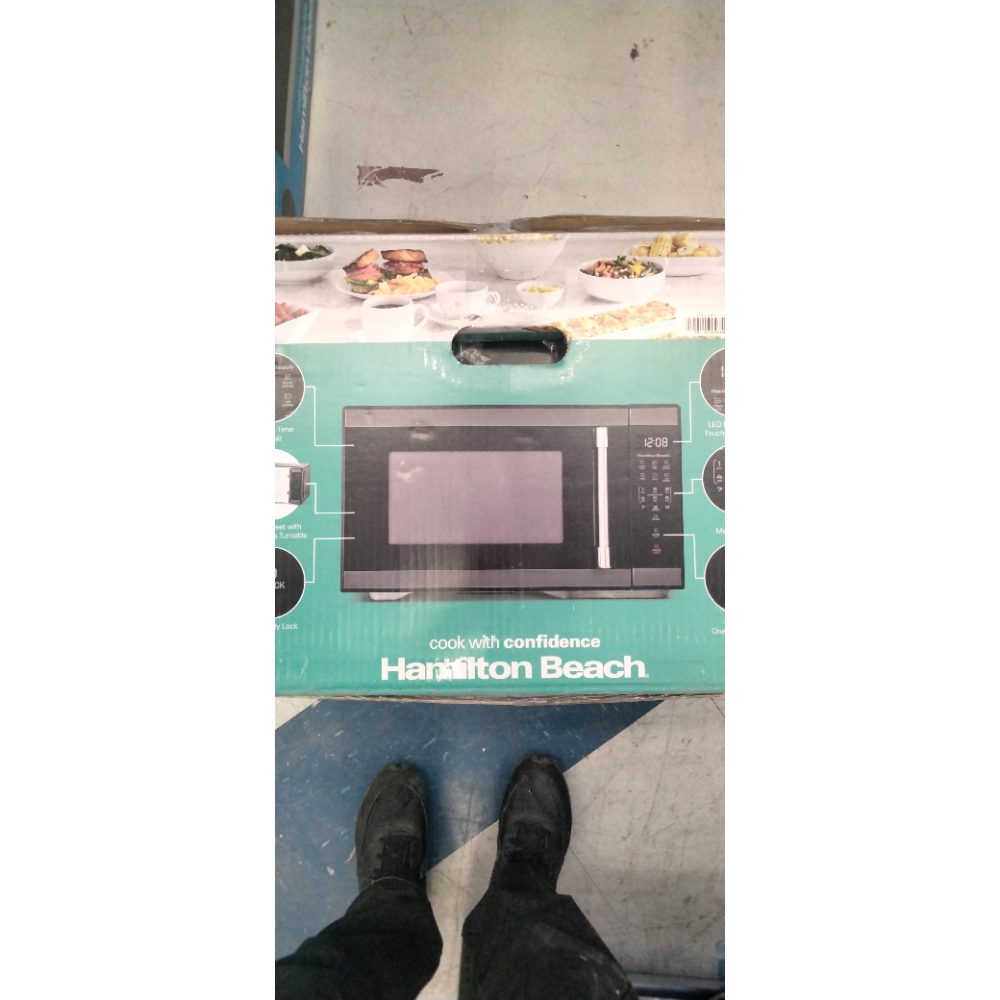 Hamilton Beach HB8436193153-03 1.1 Cu Ft Countertop Microwave Oven in Black