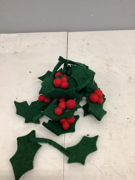 10 piece Felt Holly Berry Leaves - Green Retail $14.99