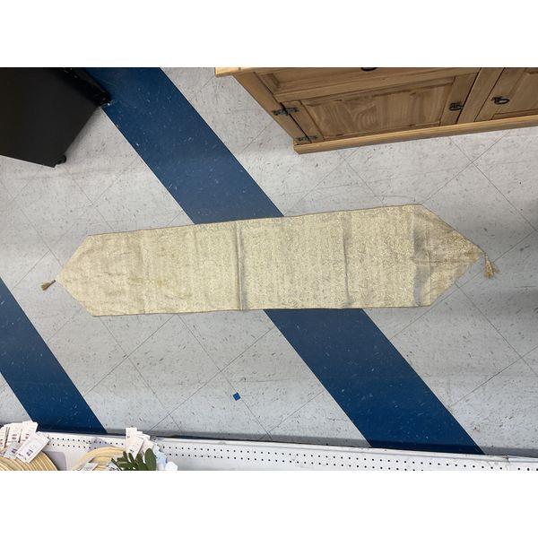 Elegant Gold Damask Pattern Table Runner with Tassels Retail $30.00