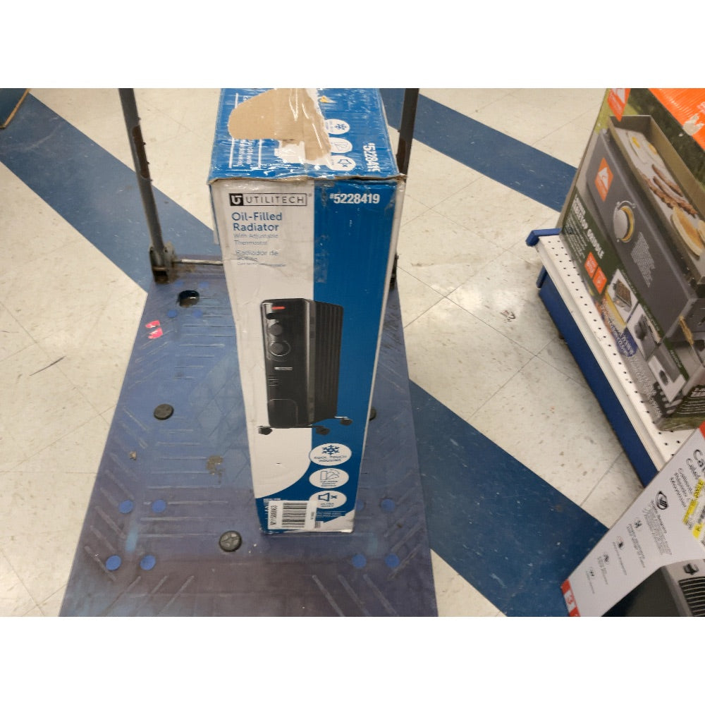 UTILITECH Oil-Filled Radiator, Adjustable Thermostat, 300 sq ft