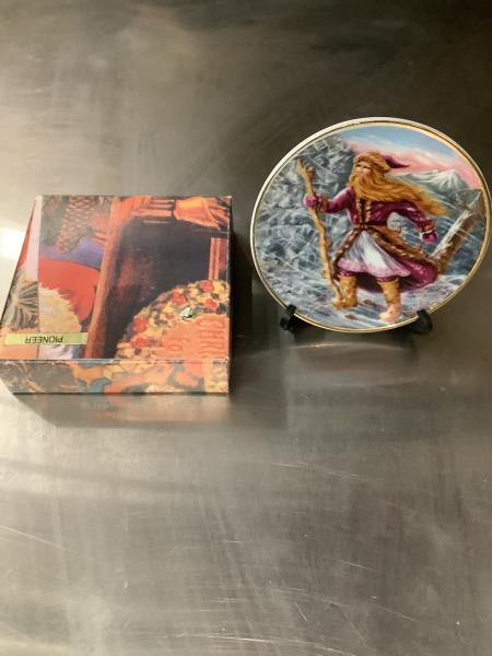 Duncan Royale "History of Santa Claus" Collectible Plate - Ded Moroz Retail $24.99