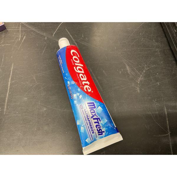 Colgate MaxFresh - UltraFreeze, Cool Mint, Breath Strips Retail $3.00