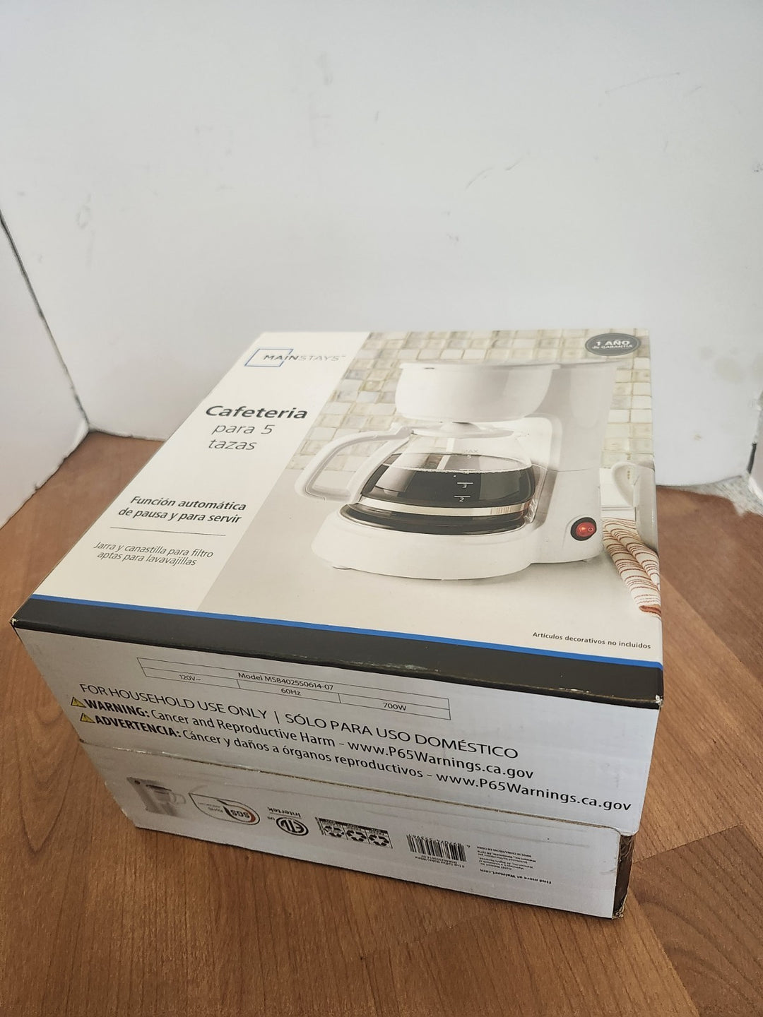 White 5-Cup Drip Coffee Maker (White)