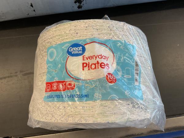 Great Value Disposable Paper Plates  10   150 Count Retail $12.13