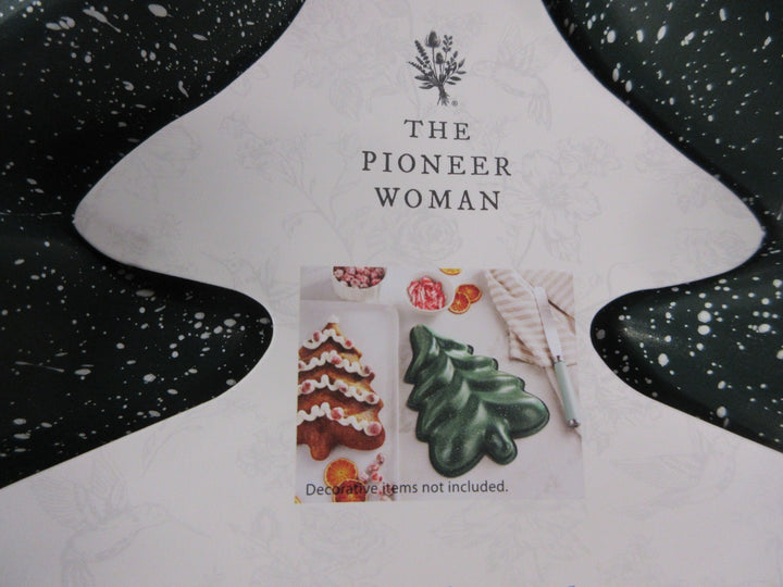 Pioneer Woman Tree Shaped Cake Pan 12"x9" Nonstick Cast Aluminum Green & White Retail $19.00