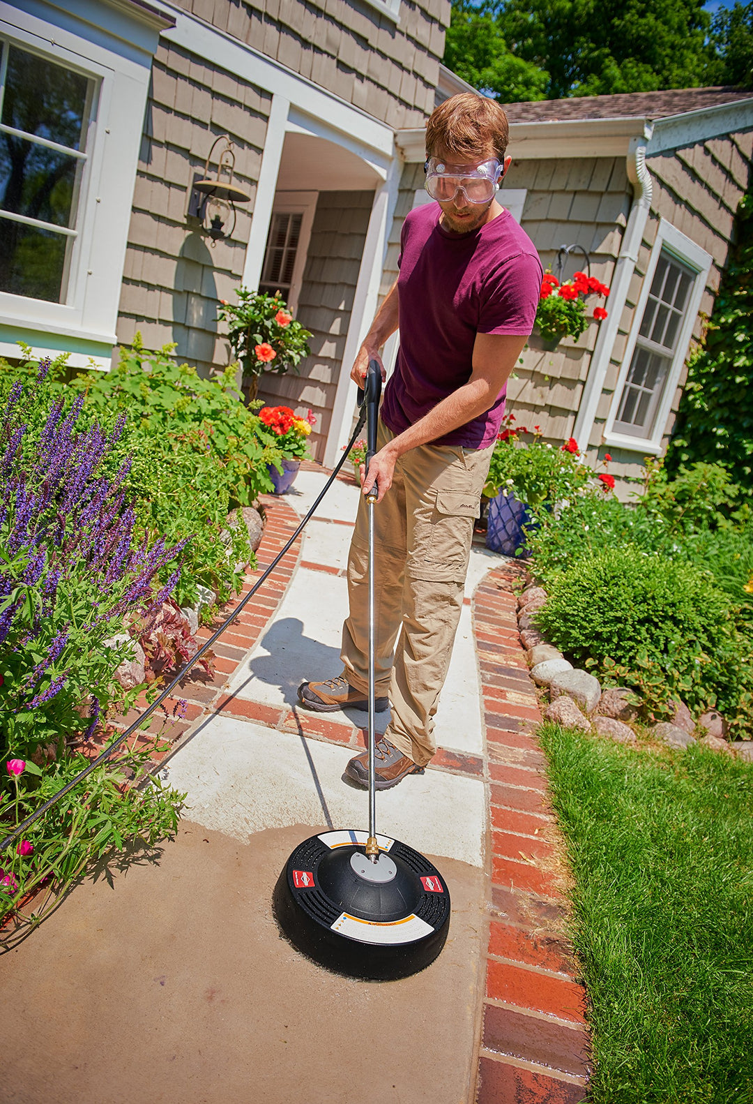 Briggs & Stratton 14 inch Rotating Surface Cleaner for Gas Pressure Washers with Quick Connect Wands and Dome Shape Cover, Black