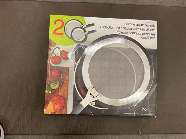 MU Silicone Splatter Guards - 2 Piece Set Retail $30.00