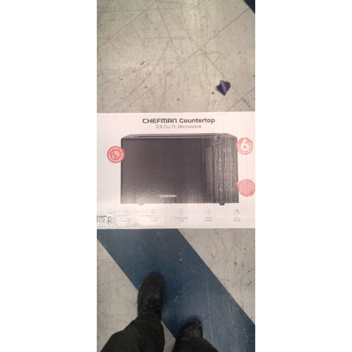 Chefman Countertop Microwave Oven 0.9 Cu. Ft., 900 Watts with 10 Power Levels, 6 Cooking Presets with One-Touch Express Cook, Eco Mode, Child Safety Lock, & Mute Button - Black