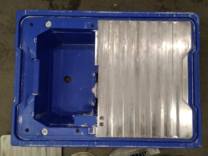 Kobalt 7-in 5-Amp Wet Tabletop Tile Saw-24-in Capacity-5-AMP Motor USED AS IS OK CONDITION MISSING PIECES TESTED WORKS