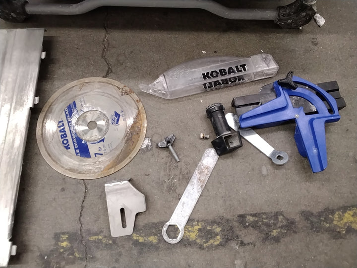 Kobalt 7-in 5-Amp Wet Tabletop Tile Saw-24-in Capacity-5-AMP Motor USED AS IS OK CONDITION MISSING PIECES TESTED WORKS