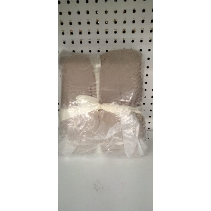 WELTRXE Fleece Blankets Twin Size 320GSM Thick Lightweight Plush Fuzzy Cozy Soft Twin Flannel Blanket for Bed, Sofa, Couch, Travel, Camping, Jacquard Plaid Soft and Warm Blanket Camel Brown, 59"Ãƒâ€”79"