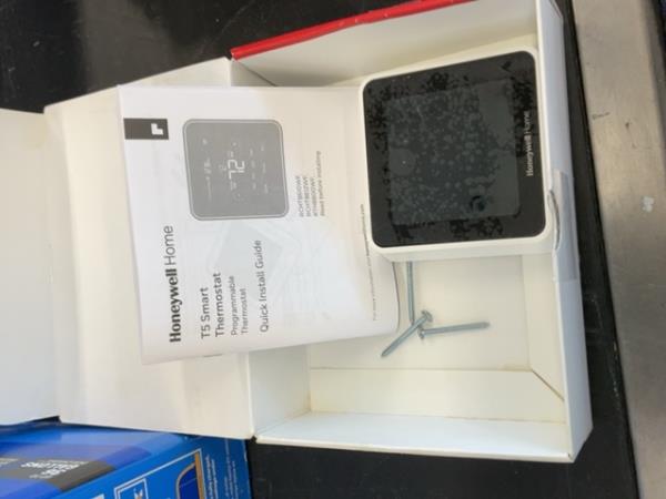 Honeywell Home T5 Smart Thermostat - Programmable, WiFi Retail $120.00